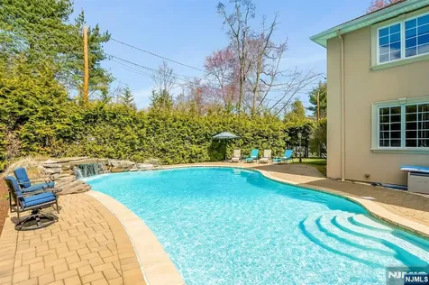 103 Ivy Lane River Vale NJ 07675