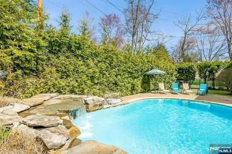 103 Ivy Lane River Vale NJ 07675