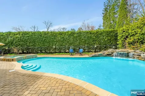 103 Ivy Lane River Vale NJ 07675