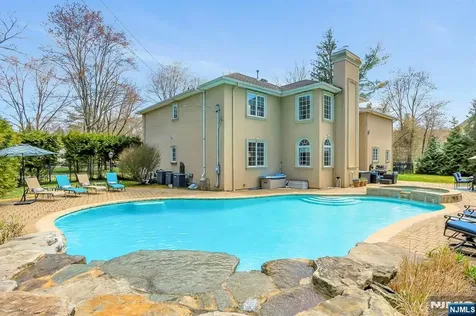 103 Ivy Lane River Vale NJ 07675