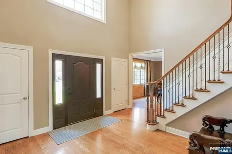 103 Ivy Lane River Vale NJ 07675