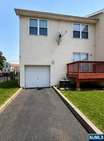 25 Holland Street Newark NJ 07103