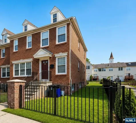 25 Holland Street Newark NJ 07103