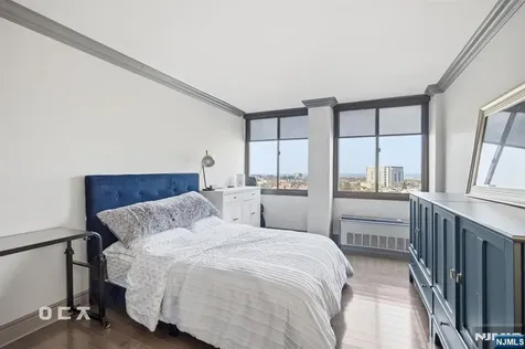 300 Winston Drive Cliffside Park NJ 07010
