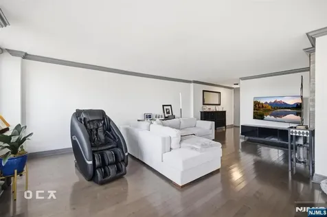 300 Winston Drive Cliffside Park NJ 07010