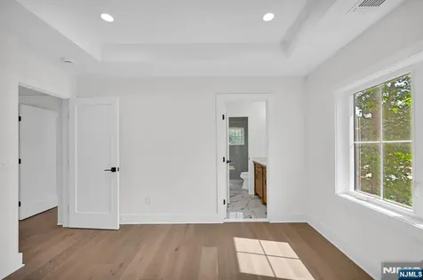 94 E Cedar Street Livingston NJ 07039