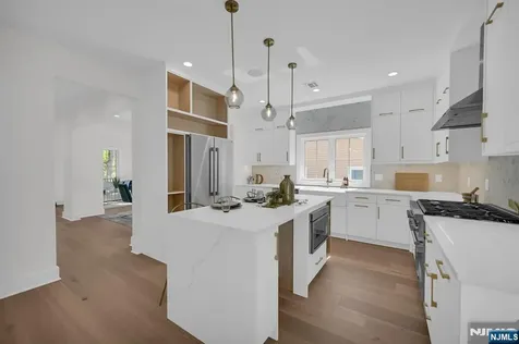 94 E Cedar Street Livingston NJ 07039