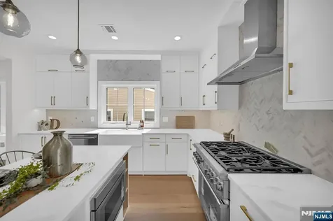 94 E Cedar Street Livingston NJ 07039