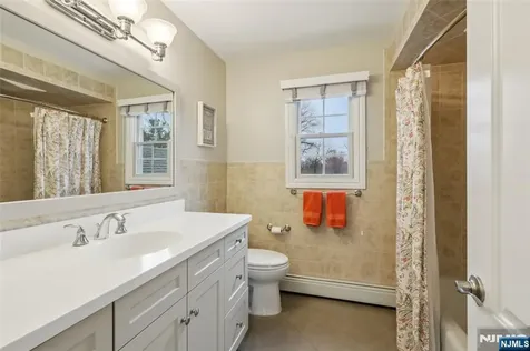46 Van Blarcom Lane Wyckoff NJ 07481