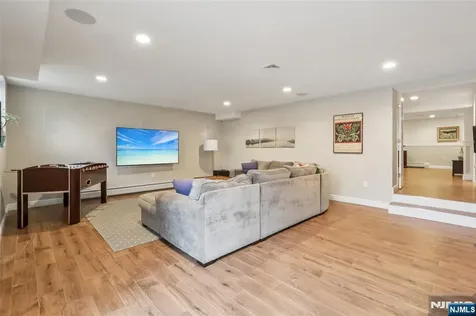 46 Van Blarcom Lane Wyckoff NJ 07481