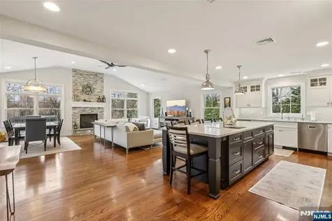 46 Van Blarcom Lane Wyckoff NJ 07481