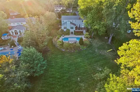 46 Van Blarcom Lane Wyckoff NJ 07481