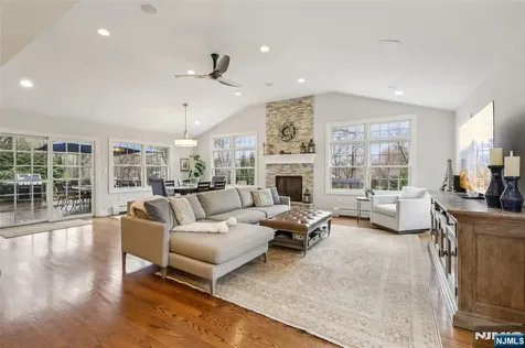 46 Van Blarcom Lane Wyckoff NJ 07481
