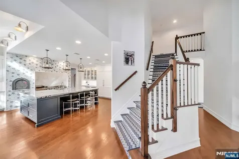 211 Highwood Avenue Tenafly NJ 07670