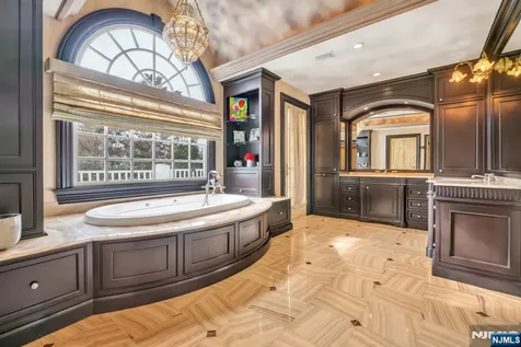 211 Highwood Avenue Tenafly NJ 07670