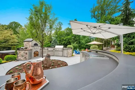 211 Highwood Avenue Tenafly NJ 07670