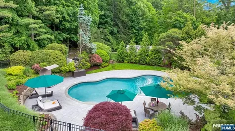 211 Highwood Avenue Tenafly NJ 07670