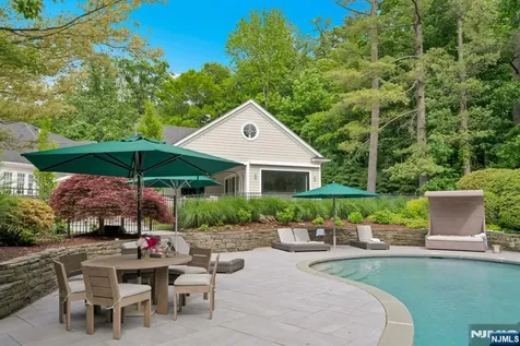 211 Highwood Avenue Tenafly NJ 07670