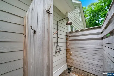 211 Highwood Avenue Tenafly NJ 07670