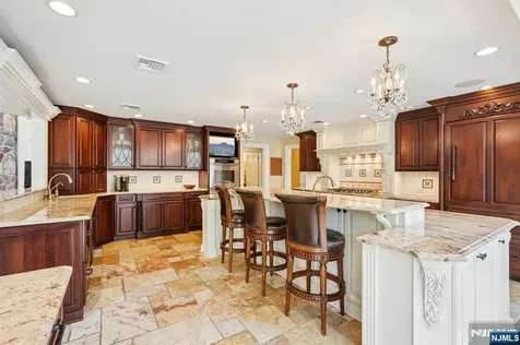 416 Devonshire Drive Franklin Lakes NJ 07417