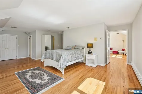416 Devonshire Drive Franklin Lakes NJ 07417