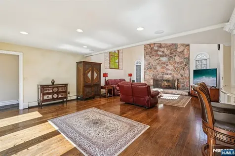 416 Devonshire Drive Franklin Lakes NJ 07417