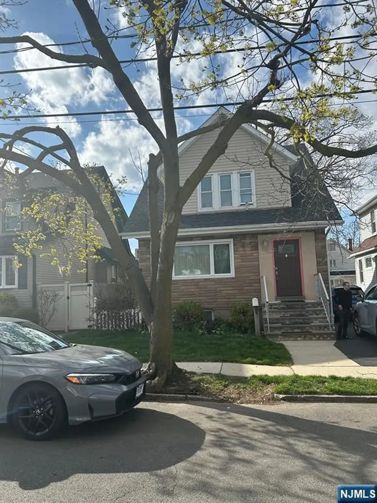 521 Olympia Avenue Cliffside Park NJ 07010
