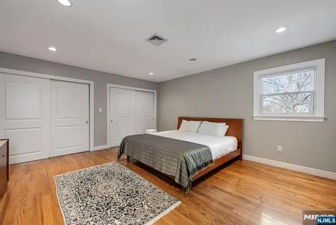 445 Pine Hill Road Leonia NJ 07605