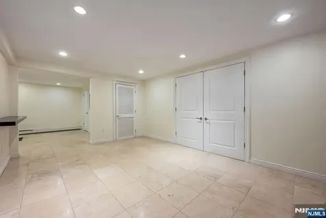 445 Pine Hill Road Leonia NJ 07605