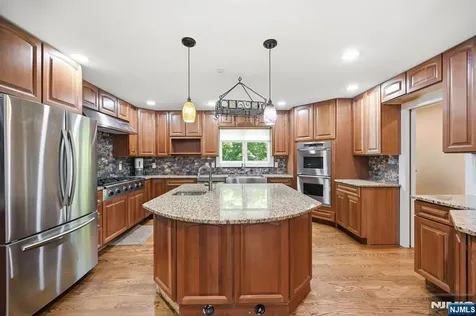 188 Doretta Street River Vale NJ 07675