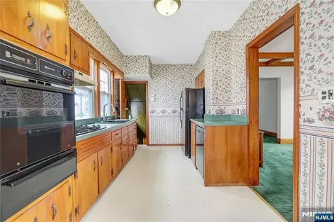 455 Stuyvesant Avenue Lyndhurst NJ 07071