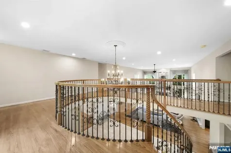 24 Country Club Way Demarest NJ 07627