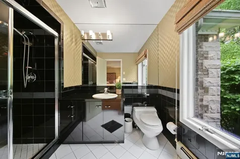24 Country Club Way Demarest NJ 07627