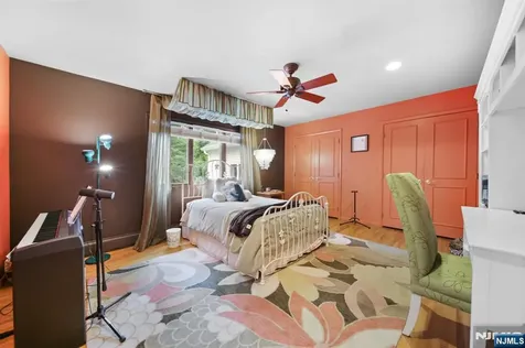 24 Country Club Way Demarest NJ 07627