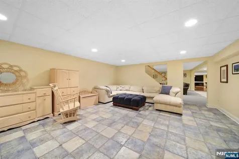24 Country Club Way Demarest NJ 07627