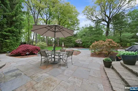 24 Country Club Way Demarest NJ 07627