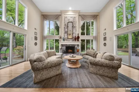 24 Country Club Way Demarest NJ 07627