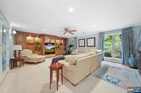 24 Country Club Way Demarest NJ 07627