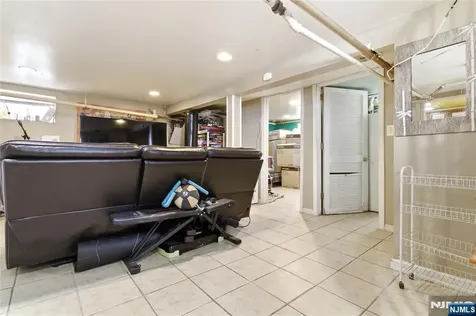 2044 High Street Union NJ 07083
