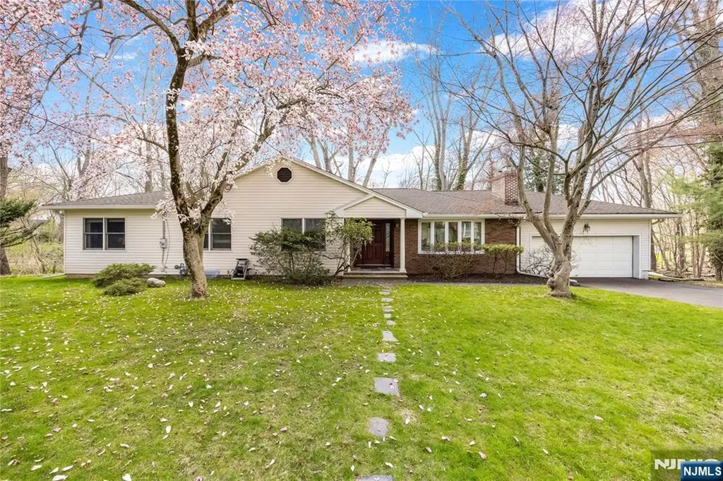 11 Sunset Road Demarest NJ 07627