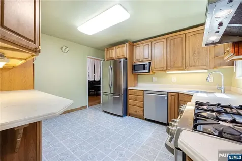 11 Sunset Road Demarest NJ 07627