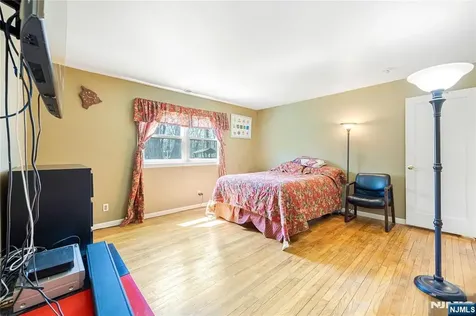 11 Sunset Road Demarest NJ 07627