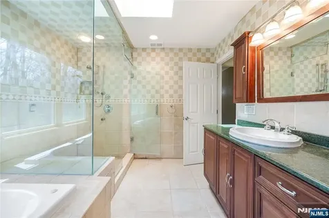 11 Sunset Road Demarest NJ 07627