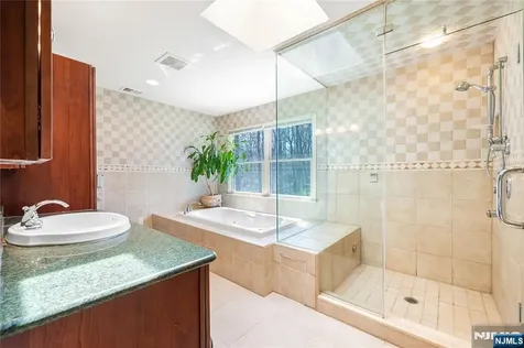 11 Sunset Road Demarest NJ 07627