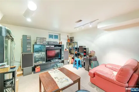 11 Sunset Road Demarest NJ 07627