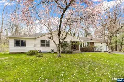 11 Sunset Road Demarest NJ 07627