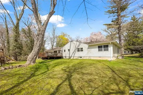 11 Sunset Road Demarest NJ 07627