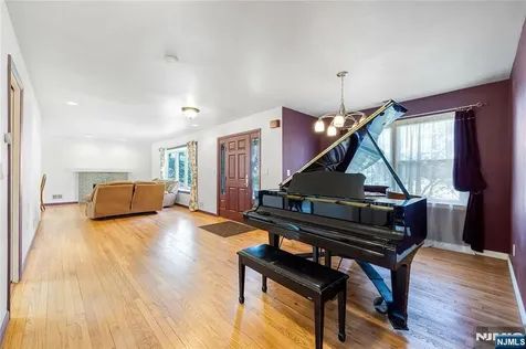 11 Sunset Road Demarest NJ 07627