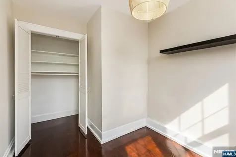 43 Pleasant Way Montclair NJ 07042
