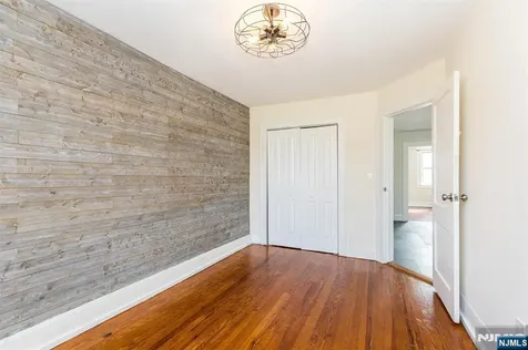 43 Pleasant Way Montclair NJ 07042